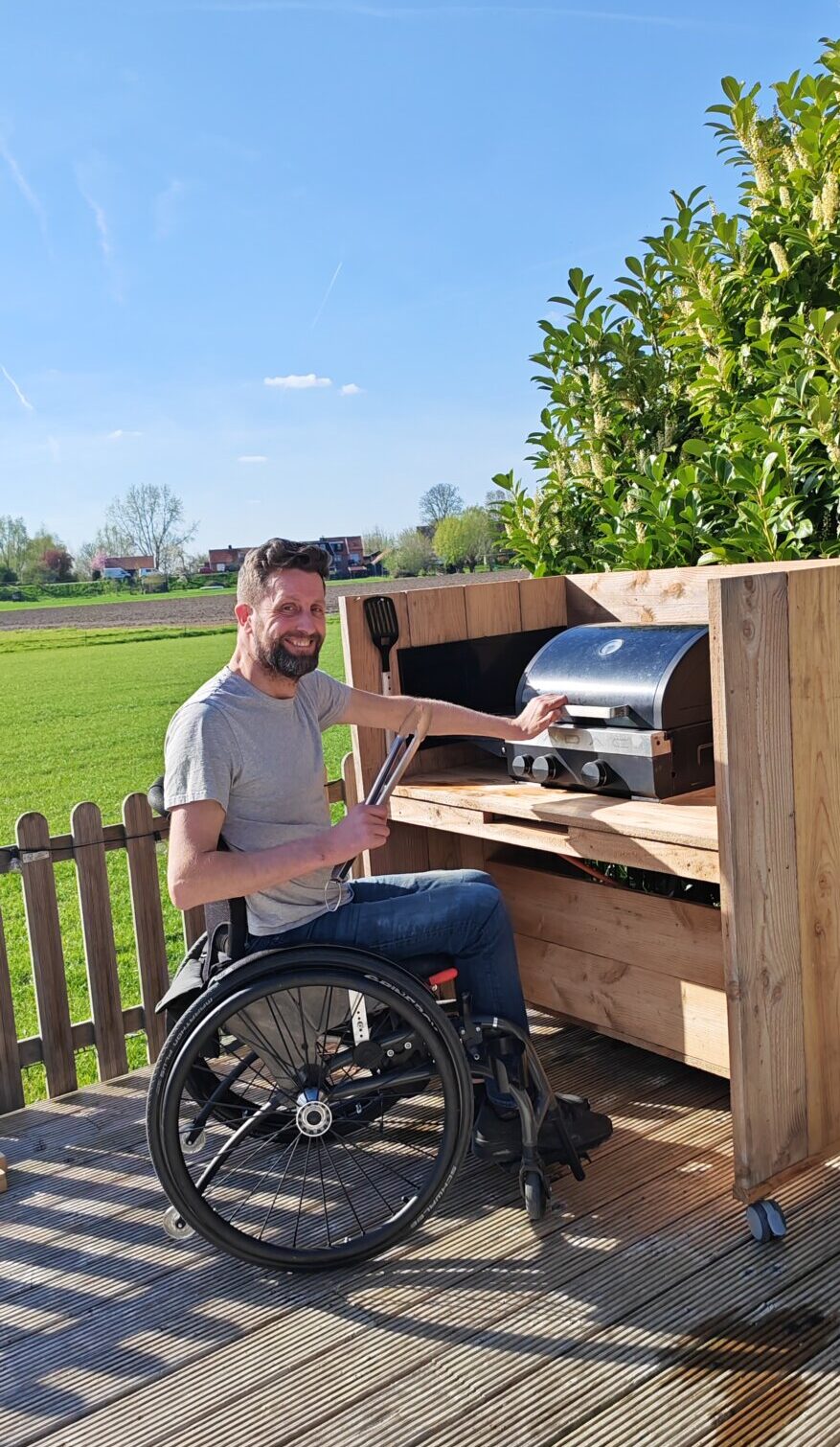 Gertjan-Oskam-bbq-in-O4-wheelchair Gert-Jan-bbq-in-O4-wheelchair